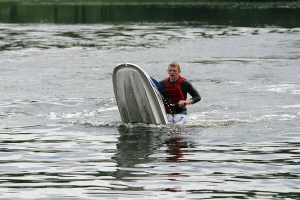 Jet ski bir adam düştü.