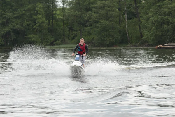 Action-Foto Mann auf Jetski. — Stockfoto