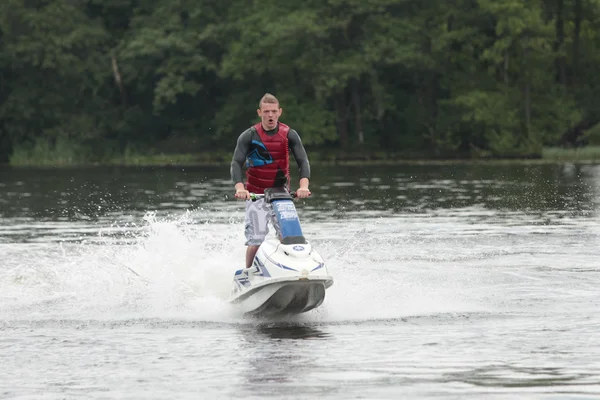 Action-Foto Mann auf Jetski. — Stockfoto