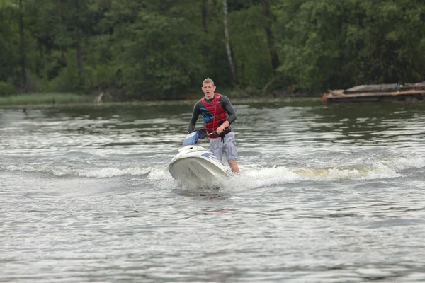 Action-Foto Mann auf Jetski. — Stockfoto