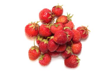 Beyaz arka plan üzerinde çilek.