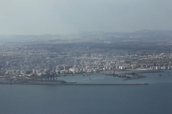 Larnaka cidade do avião . — Fotografia de Stock