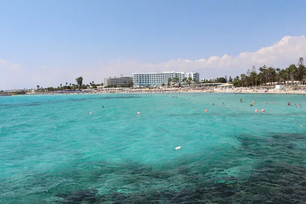 Lugar turístico popular: Nissi beach, Agia Napa, Cyprus . — Fotografia de Stock