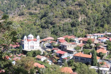 Dağ yerleşim, Troodos Dağları, Kıbrıs.