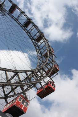 Ünlü ve tarihi dönme dolap Prater Parkı, Viyana.