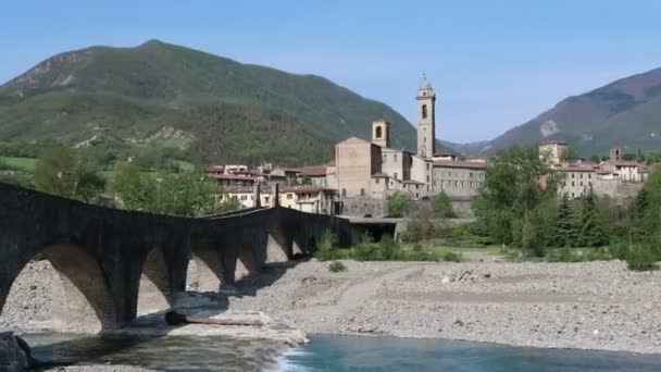 Bobbio Olaszország Nagyíts Púpos Hídról Ördög Rúgása — Stock videók