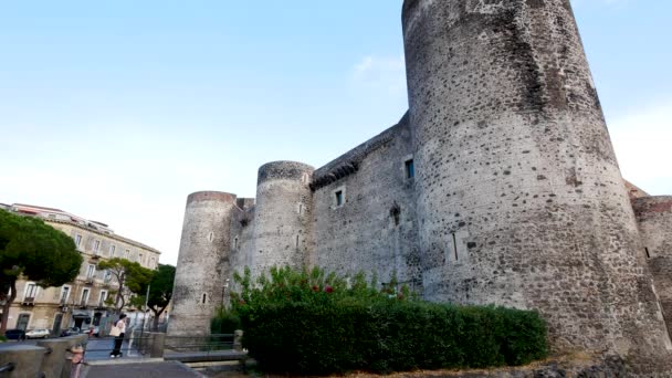 カターニア イタリア ウルシーノ城の眺め — ストック動画