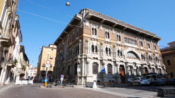 マントヴァ イタリア 商人の歴史的建造物のロッジアのビュー — ストック動画