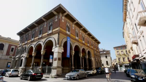マントヴァ イタリア 商人の歴史宮殿のロッジアのビュー — ストック動画