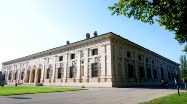 Mantua, İtalya, Te Sarayı manzaralı.