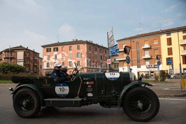 Piacenza İtalya 1000 Miglia tarihi yarış arabası, Bentley 1923