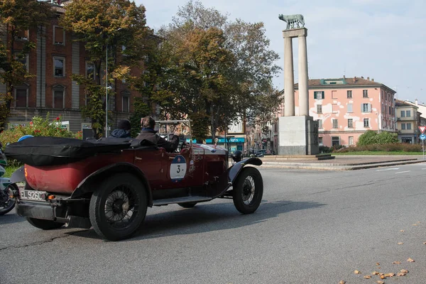 Piacenza, İtalya, 1000 Miglia tarihi yarış arabası, O.M. Superba 665 1929
