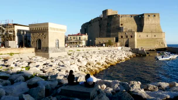 Nápoles Italia Paisaje Del Castillo Del Huevo Atardecer — Vídeos de Stock