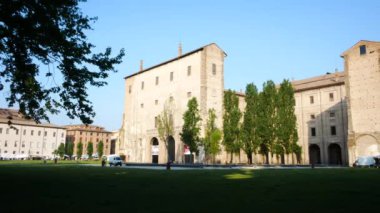 Parma, İtalya, Piazzale della Pace Meydanı ve Pilotta Sarayı