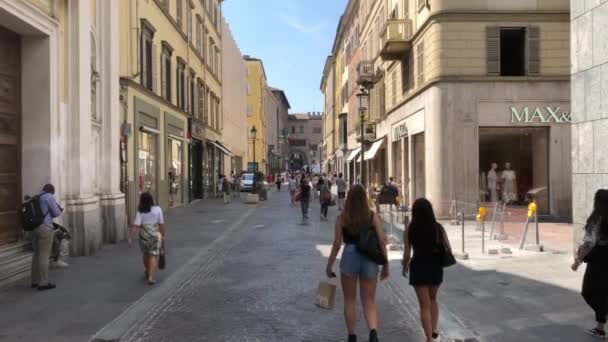 Parma Italië Mensen Winkelstraat Strada Cavour — Stockvideo