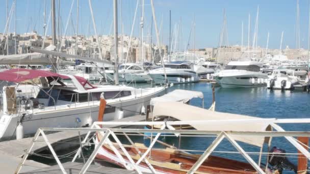 Vittoriosa Malta Barcos Yate Marina — Vídeos de Stock