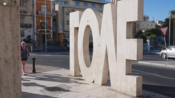 Aziz Julian Malta Sabah Aşk Anıtı — Stok video
