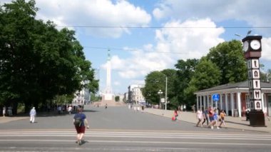 Riga, Letonya, Özgürlük Meydanı manzarası