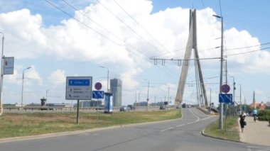 Riga, Letonya, Vanu Köprüsü 'nde trafik 