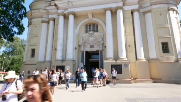 Vilnius Litauen Luta Upp Fasaden Peter Och Pauls Kyrka — Stockvideo