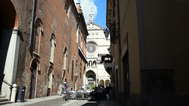 Κρεμόνα Ιταλία Θέα Του Καθεδρικού Ναού Από Την Οδό Κονφαλονιέρι — Αρχείο Βίντεο