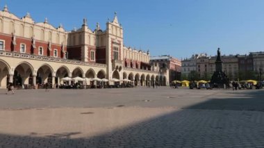 Krakow, Polonya, pazar yerindeki kumaş salonu manzarası
