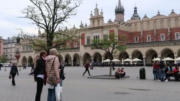 Cracóvia Polónia Turistas Market Square — Vídeo de Stock