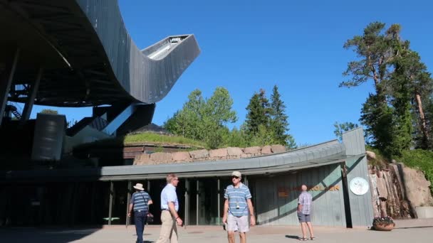 Oslo Norwegia Muzeum Narciarskie Pod Wieżą Skoczni Holmenkollen — Wideo stockowe