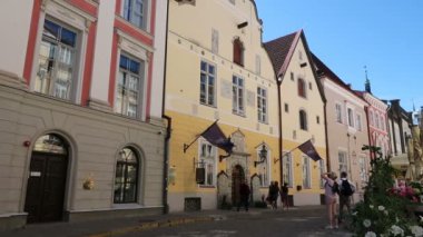 Tallinn, Estonya, Ortaçağ Ticaret Evleri
