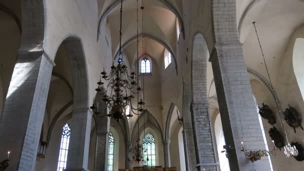 Tallinn Estonia Padella Verticale All Interno Della Chiesa San Nicola — Video Stock