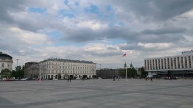 Varşova, Polonya, Pisudski Meydanı Bulutlu havada 