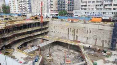 Varşova, Polonya, yeni kasabada çalışma devam ediyor