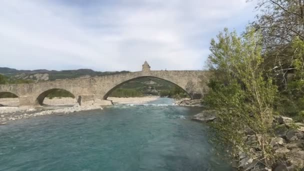 Bobbio Itálie Hrbatý Most Ďáblův Kop Pravé Strany — Stock video