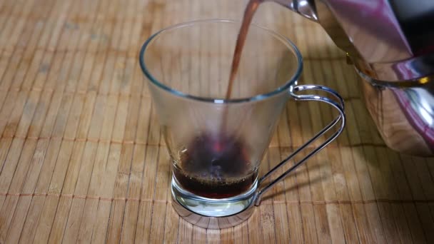 Kawa Nalewanie Kawy Moką Szklanej Filiżanki — Wideo stockowe