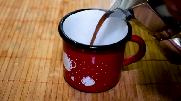 Кофе Кофе Наливание Кофе Мокой Красной Чашке — стоковое видео