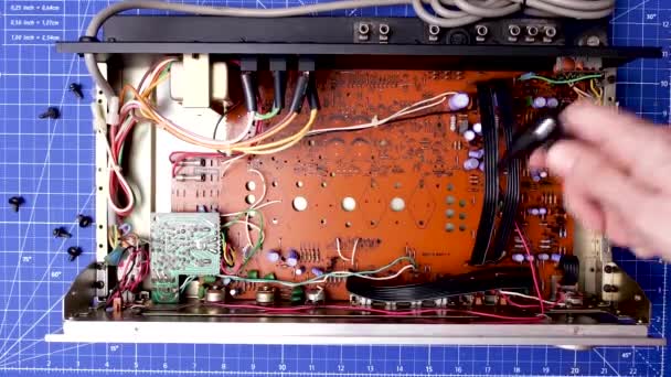 Vintage Appliances Vacuum Cleaning Old Stereo Amplifier — Stock Video