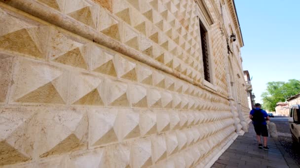 フェラーラ イタリア Diamati宮殿の主なファサードの詳細 — ストック動画