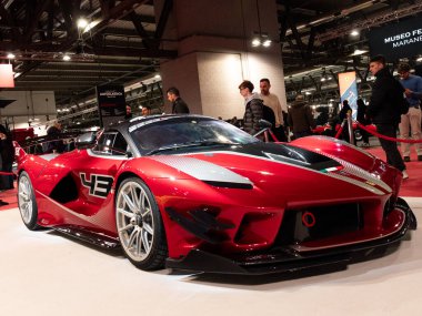 Milan, İtalya, 2025 Kasım, 21 Kasım, otomatik klasik şov, Ferrari FXX, Y. 2005