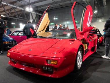 Milan, İtalya, 2025 Kasım, 21 Kasım, otoklasik şov, Lamborghini Diablo VT