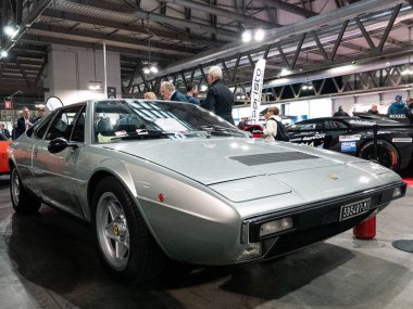 Milan, İtalya, 2025 Kasım, 21 Kasım, otoklasik şov, Ferrari Dino 308 GT4