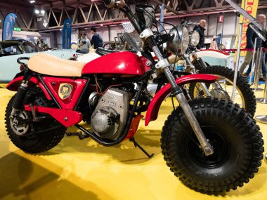 Milan, İtalya, 2025 Kasım, 21 Kasım, otoklasik şov, Motozodiaco Tuareg