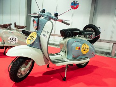 Milan, İtalya, 2025 Kasım, 21 Kasım, otoklasik gösteri, Lambretta Li 150 Serie 2