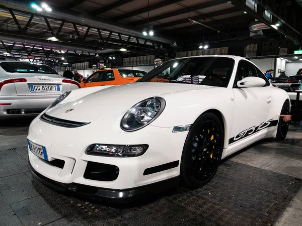 Milan, İtalya, 2025 Kasım, 21 Kasım, otoklasik gösteri, Porsche GT 3