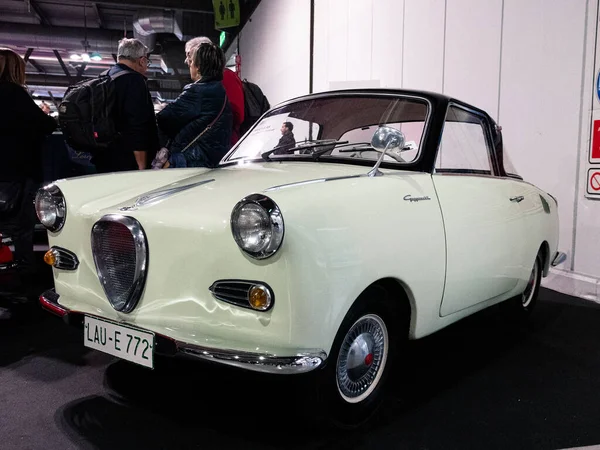 Milan, İtalya, 2025 Kasım, 21 Kasım, otoklasik gösteri, Hans Glas Goggomobil Coupe