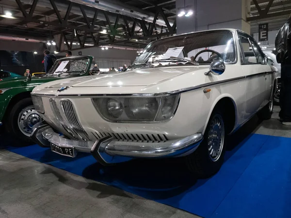 Milan, İtalya, 2025 Kasım, 21 Kasım, otoklasik gösteri, B.M.W. 2000 CS