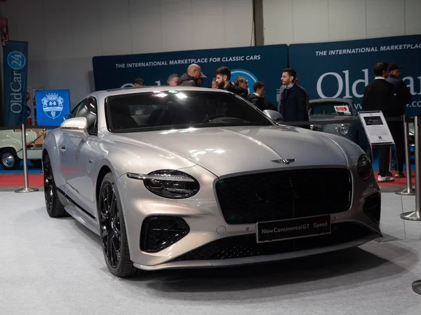 Milan, İtalya, 2025 Kasım, 21 Kasım, otoklasik gösteri, Bentley Continental GT hız