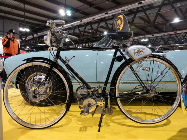 Milan, İtalya, 2025 Kasım, 21 Kasım, otoklasik gösteri, Siata cucciolo