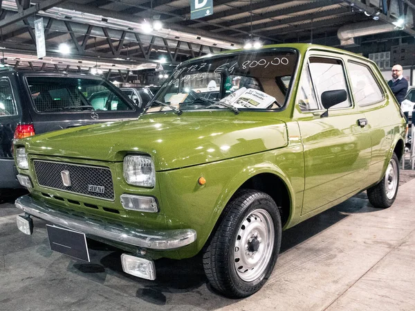 Milan, İtalya, 2025 Kasım, 21 Kasım, otoklasik gösteri, Fiat 127