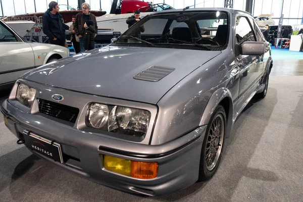 Milan, İtalya, 2025 Kasım, 21 Kasım, otoklasik gösteri, Ford Sierra RS Cosworth
