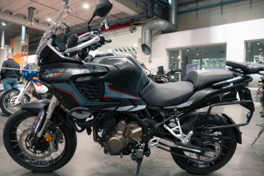 Piacenza, İtalya, 2026, 9 Şubat, klasik bisiklet fuarı, Rieju Xplora 707